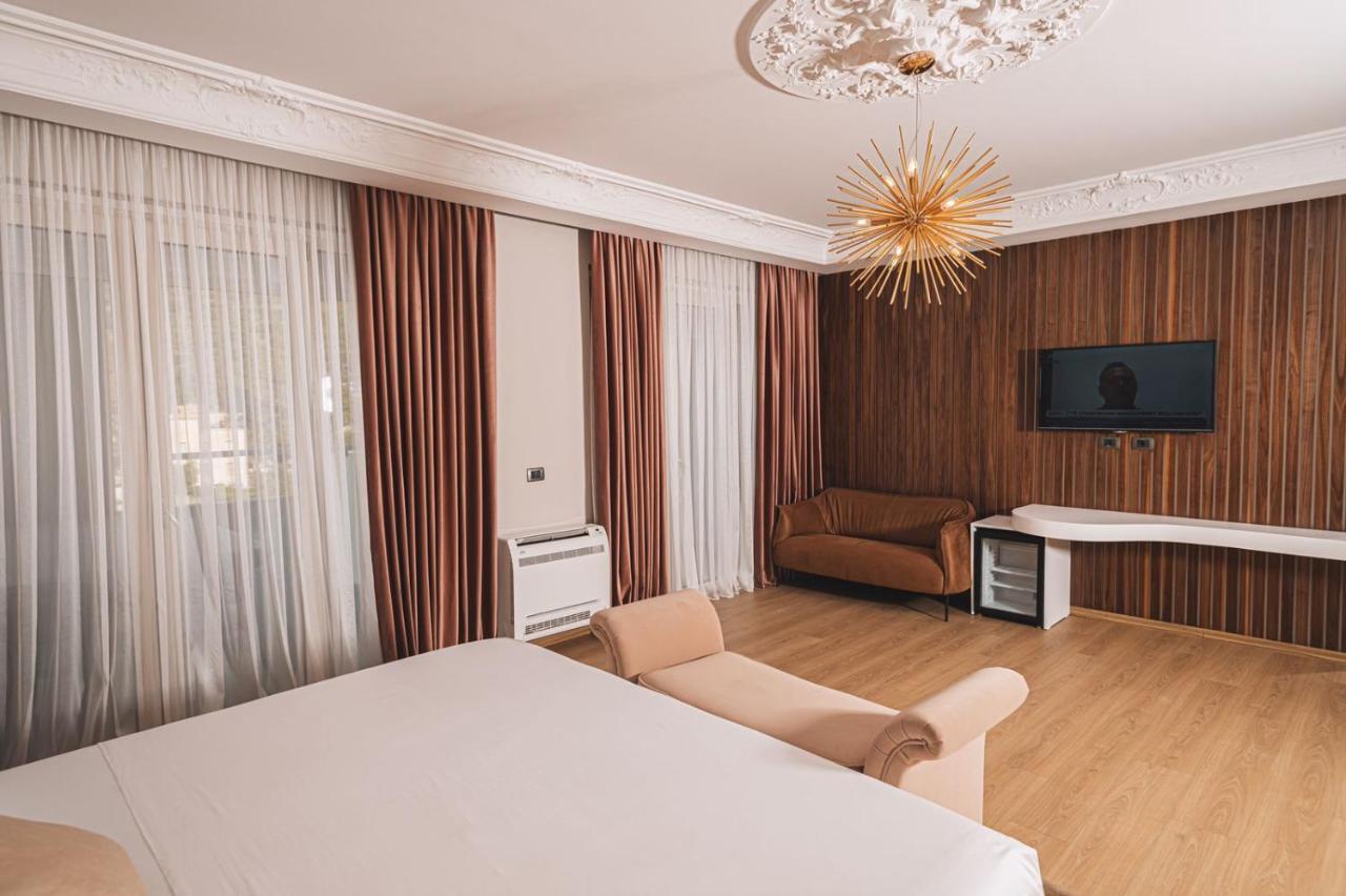 Hotel Grand Mirage à Vlorë Extérieur photo
